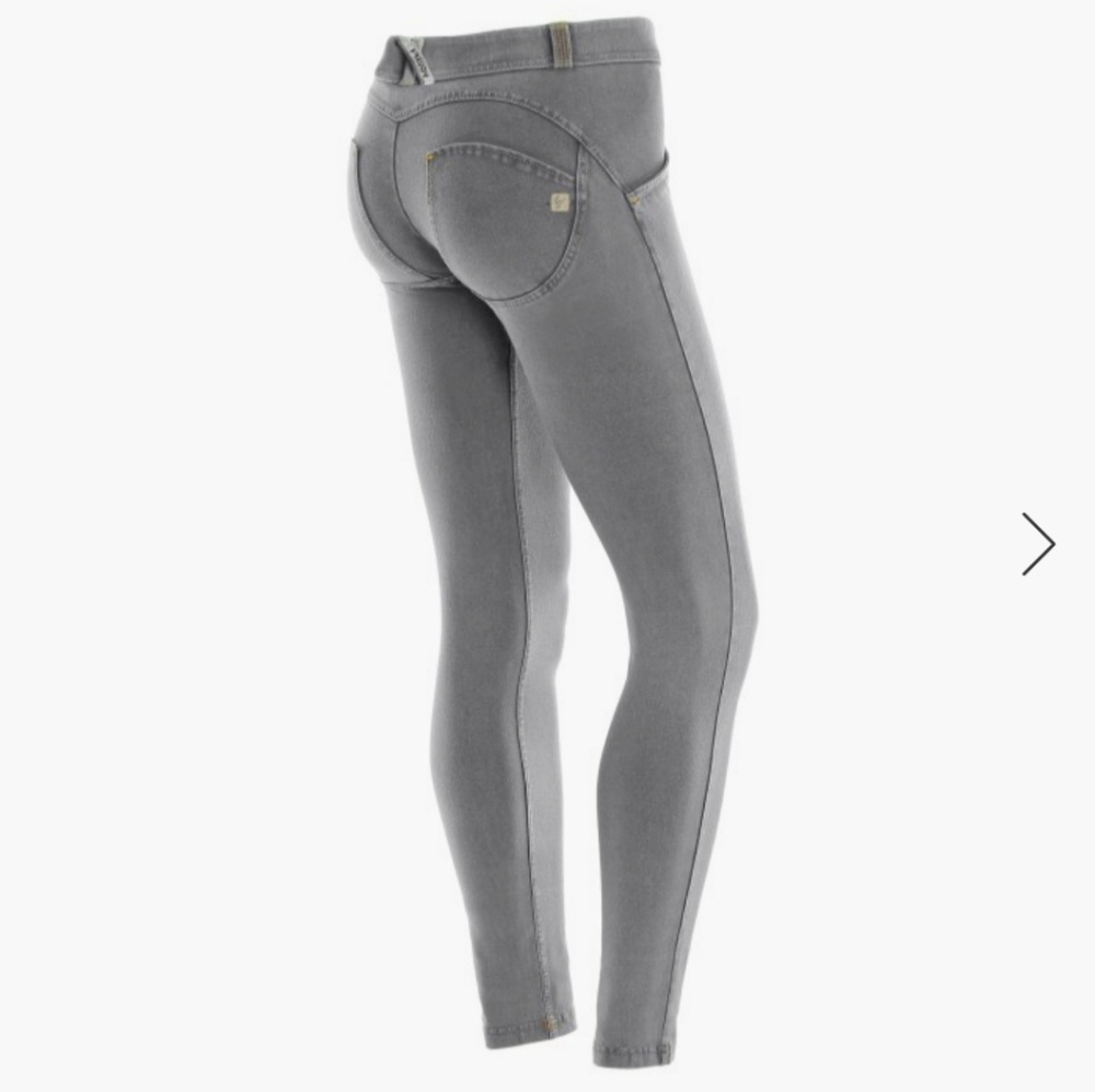 WR.UP® SKINNY LOW RISE IN LIGHT STRETCH DENIM